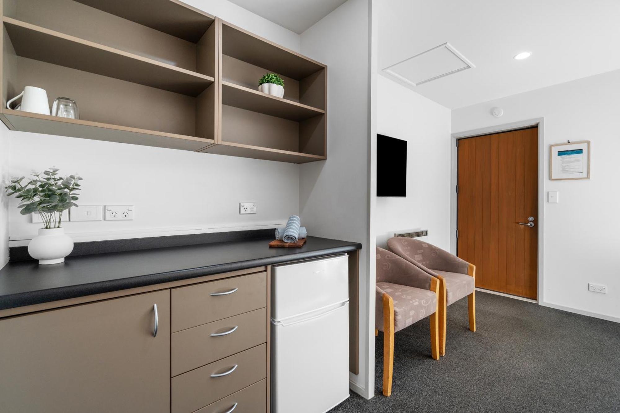 Tasman Holiday Parks - Te Anau Eksteriør bilde A typical room at the hospital